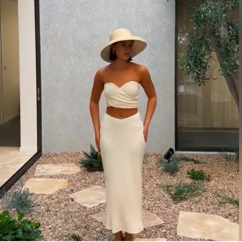 Sabo Skirt SET Plisse Skirt (2)/Crop Top (4) in Ivory NWT